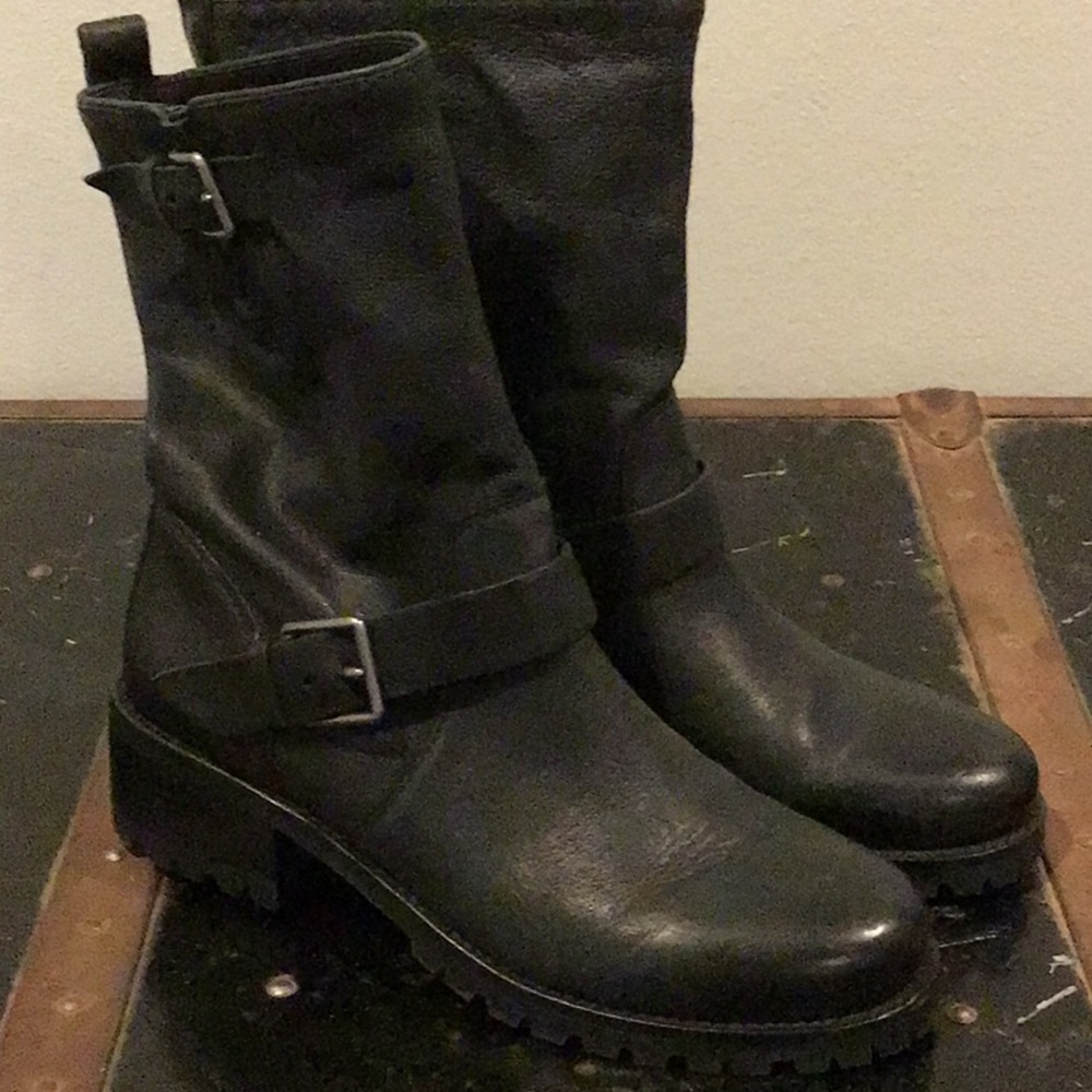 NWT Beautiful Cole Haan Leather Boots